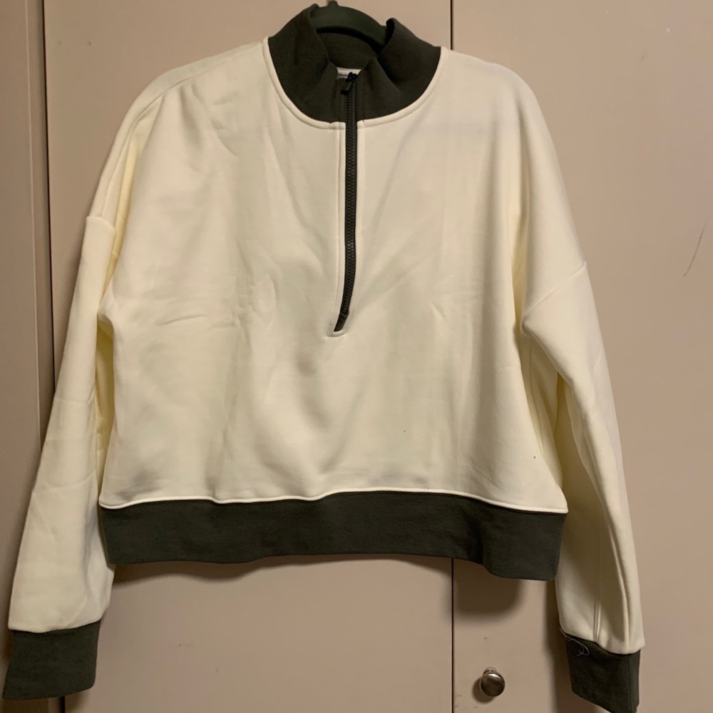 Fabletics Catarina Pullover in Cream